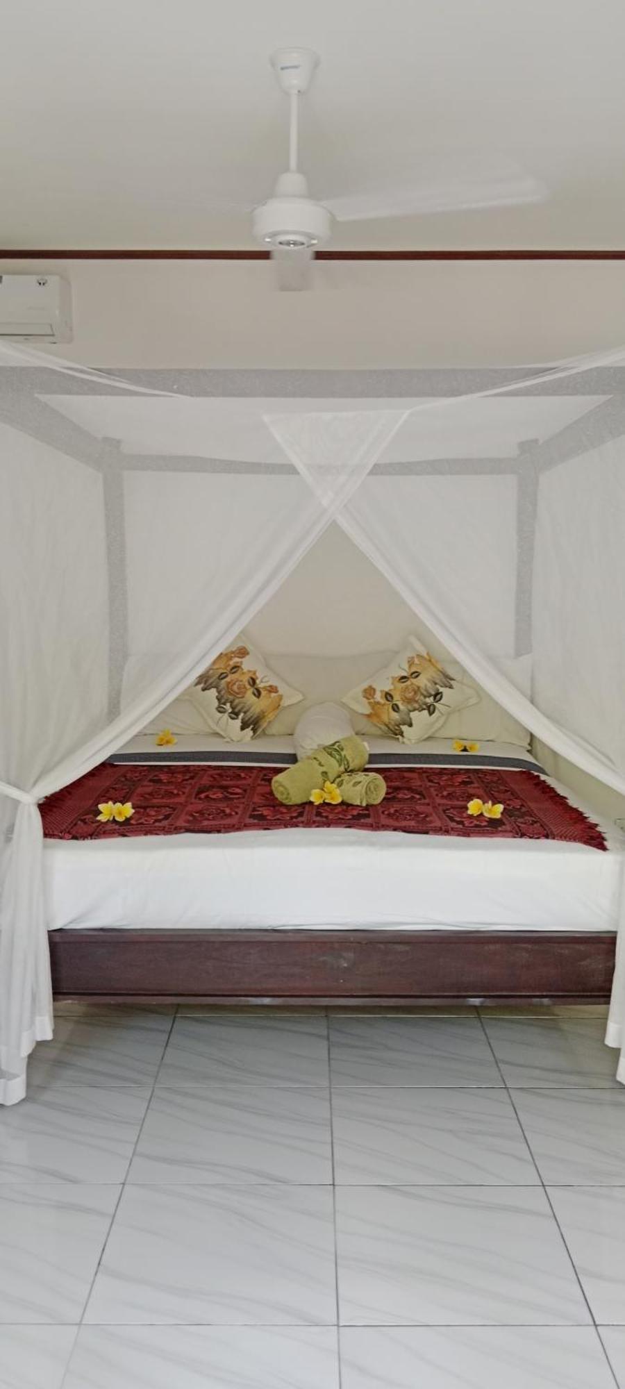 Beten Enjung Home Stay&Waroeng Amed Exterior foto