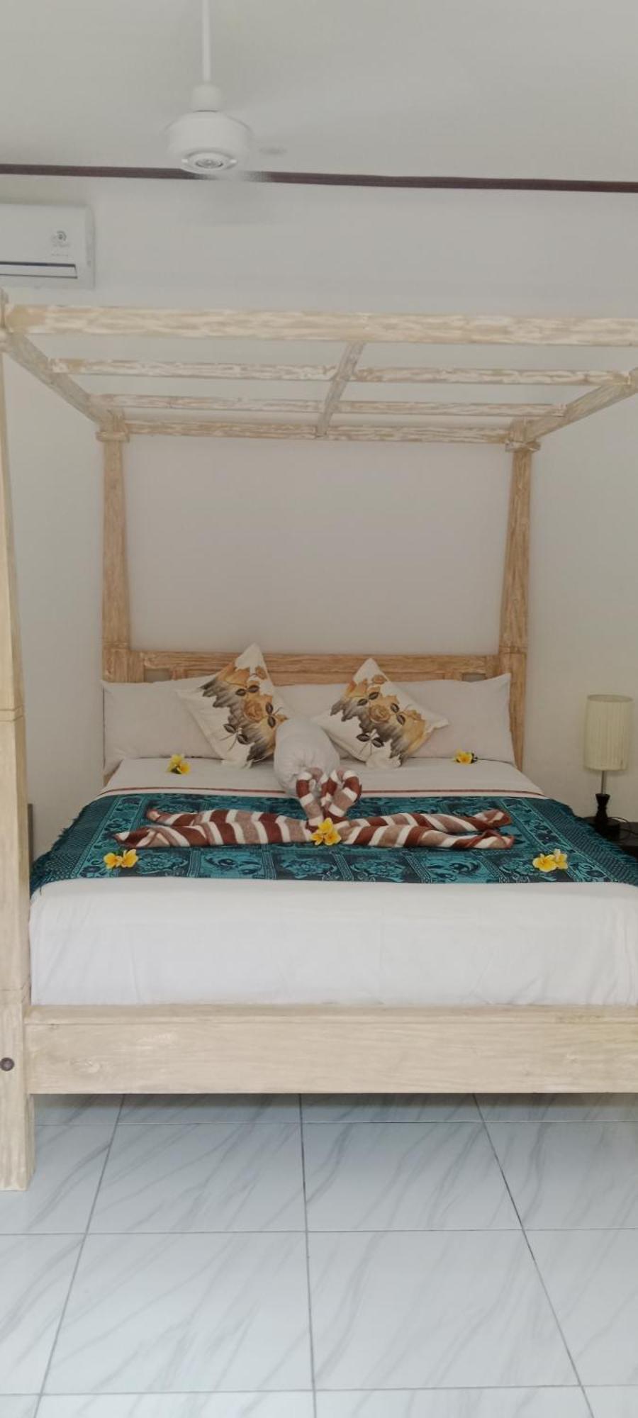 Beten Enjung Home Stay&Waroeng Amed Exterior foto
